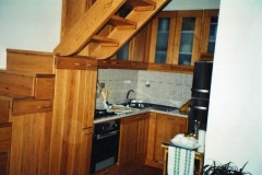 cucina-con-scala-per-soppalco