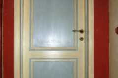 porta-in-stile-fiorentino-decorata-e-invecchiata
